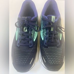 Brooks Ghost 14 woman’s shoes size 8. Pre-owned. Excellent condition! Blue/Teal